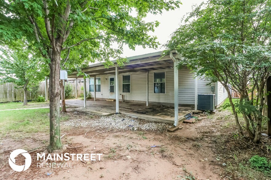 Building Photo - 15404 Acacia Rd