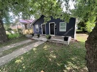 Building Photo - 2 Bedroom Updated Duplex in Frankfort