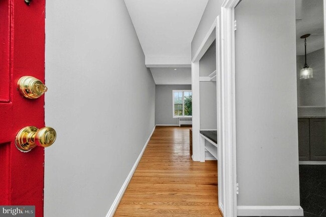 Building Photo - 8 Kennedy St