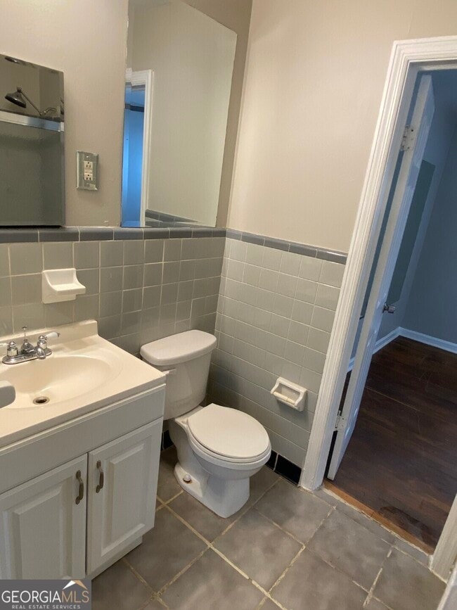 Building Photo - 4531 Wesley Dr
