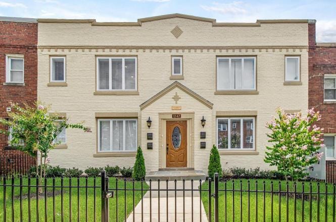 Front of Building - 1247 Penn St NE