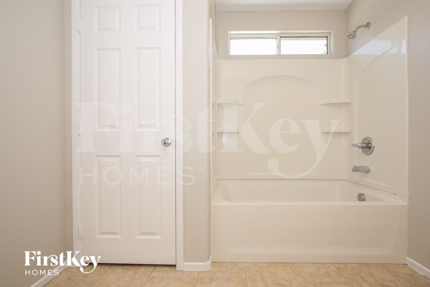 Building Photo - 3324 E Palatine Hills Ave