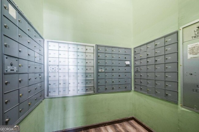 Building Photo - 870 Mayson Turner Rd NW