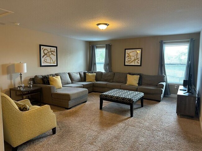 Building Photo - 5299 Wildwood Wy