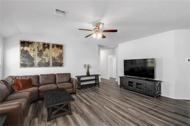 Building Photo - 119 Nathaniel Dr