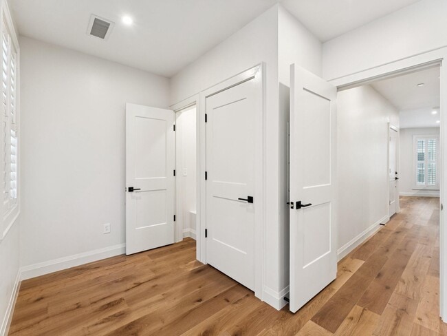 Building Photo - 1508 21st St NW