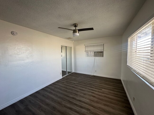 Building Photo - Rent This Beautiful 3-Bedroom Home with Se...