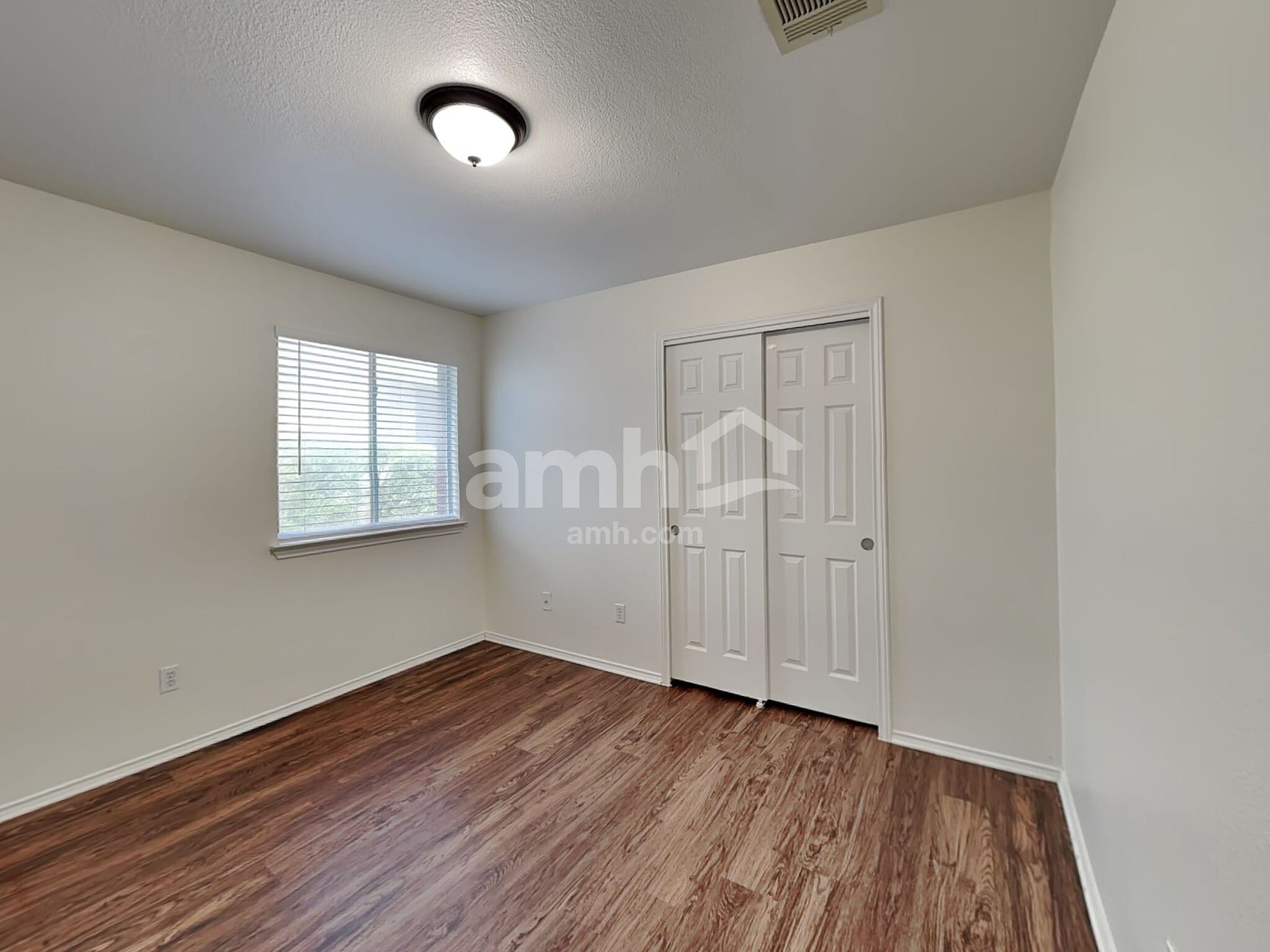 Building Photo - 2412 Hallie Ln