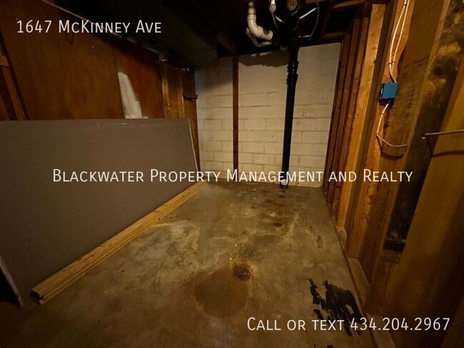 Building Photo - 1647 McKinney Ave