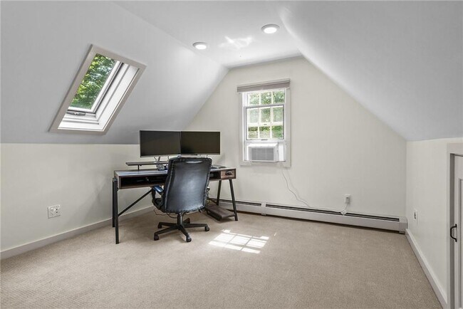 Building Photo - 6 Mary Ann Dr