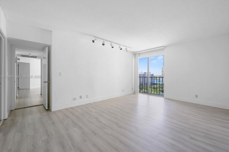 Building Photo - 19355 Turnberry Way