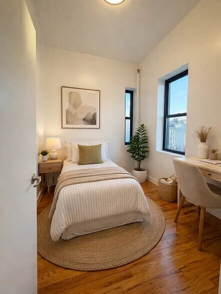 Building Photo - 126 Elizabeth St