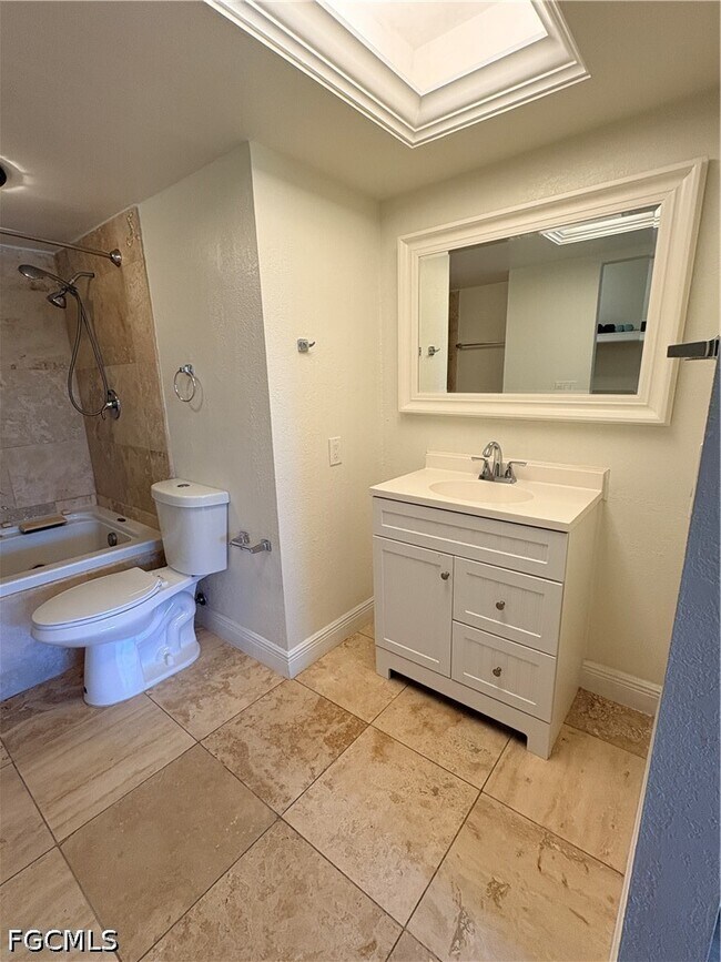 Building Photo - 2510 SE 16th Pl