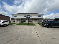 Building Photo - 1602 Aztec Trce