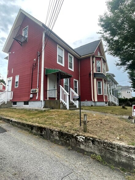 Building Photo - 91 Hamlet Ave