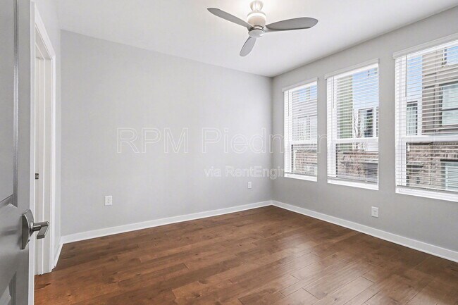 Building Photo - 383 Pratt Dr SE