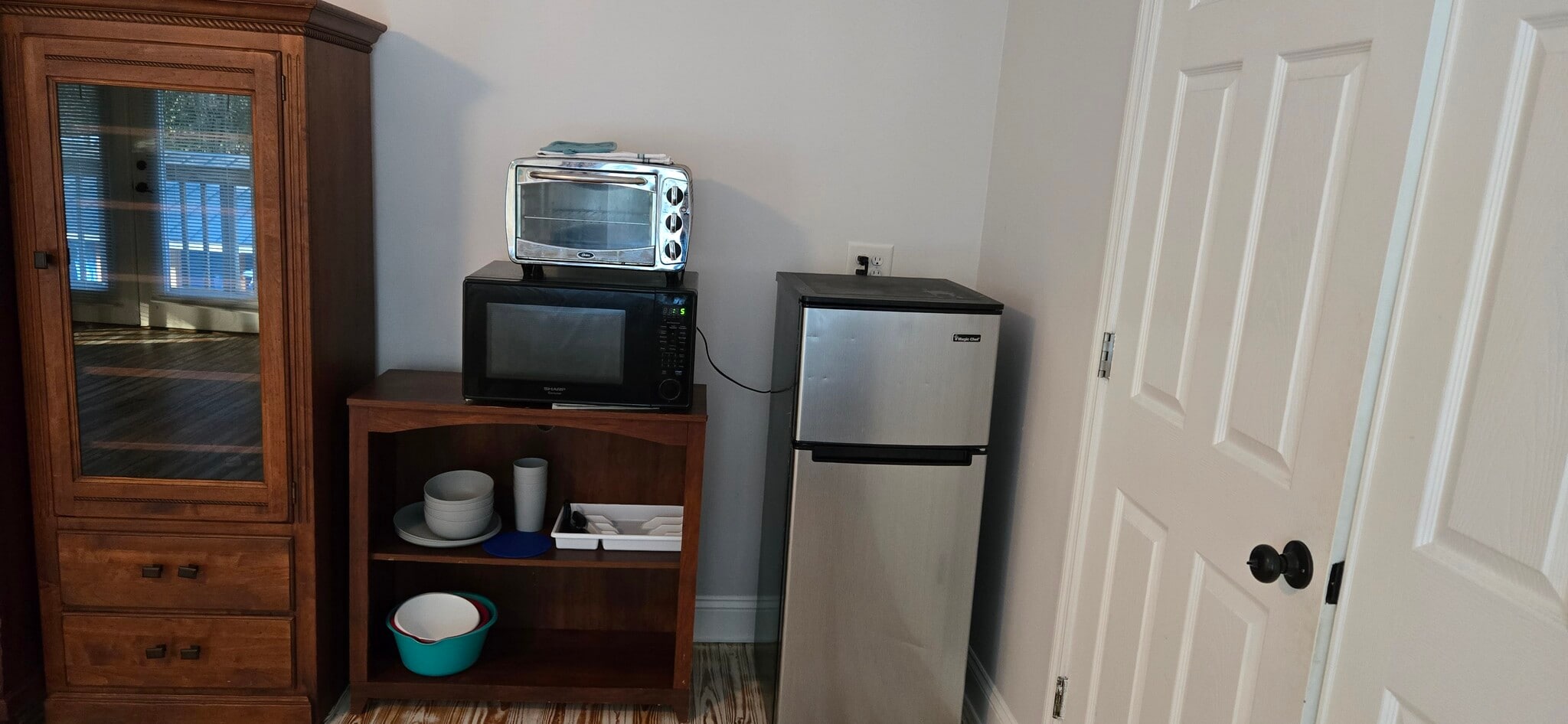 3/4 size fridge/freezer - 6542 Sherry Ln