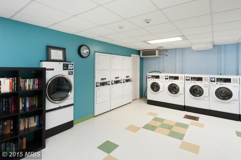 Building Photo - 5353 Columbia Pike