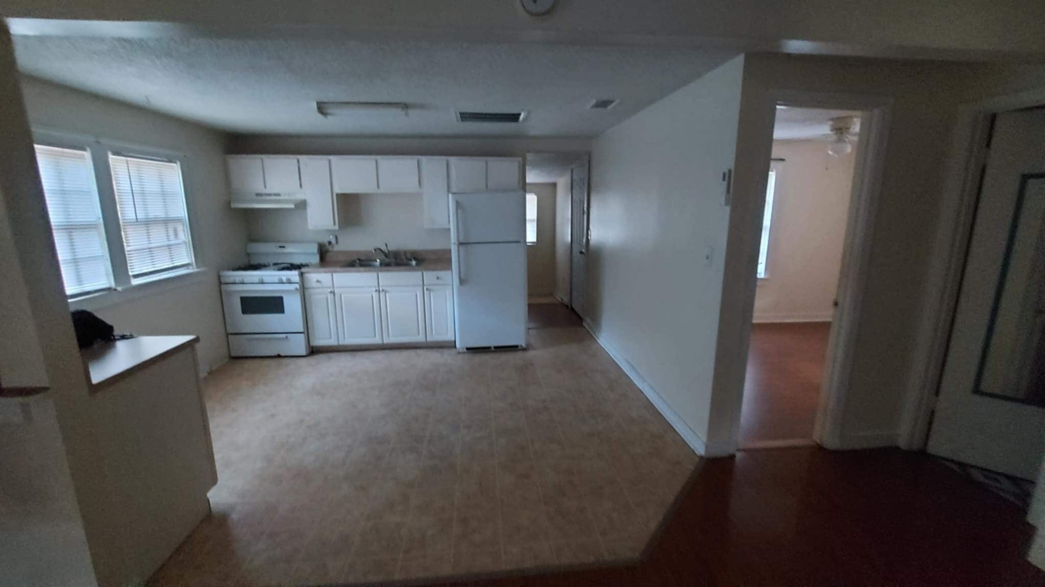 Kitchen area - 2712 E 8th Ct