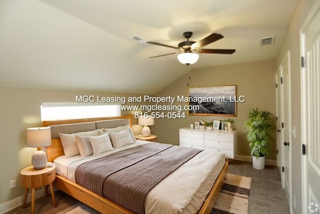 Building Photo - Your Private Retreat Awaits at Eagle Creek Townhomes!