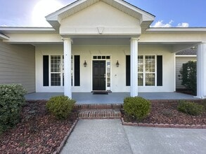 Building Photo - 3650 Victoria Dr