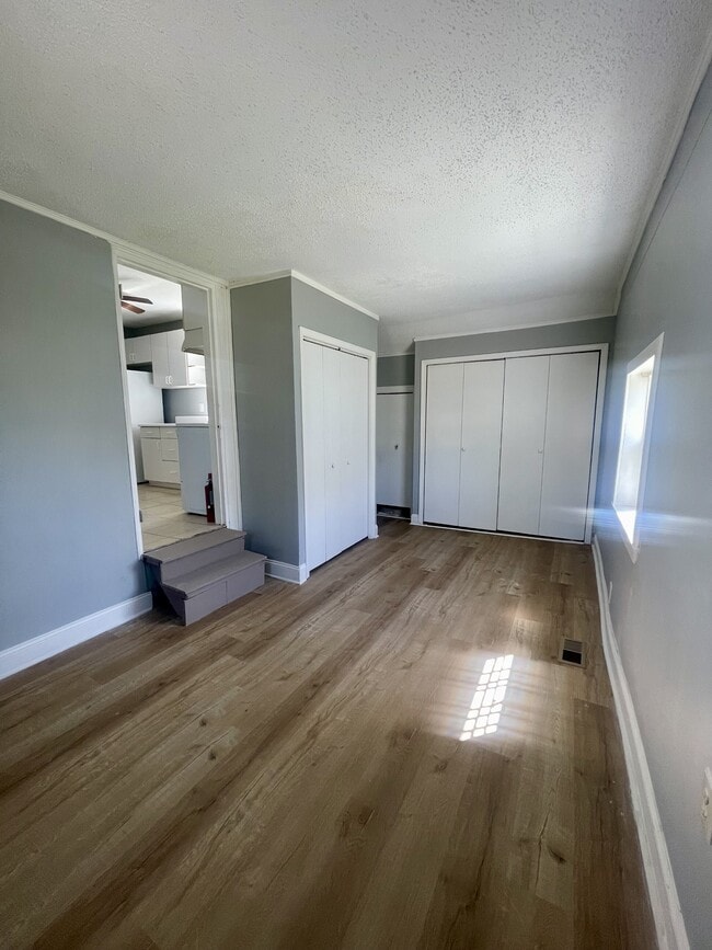 Building Photo - 708 W Henderson Dr