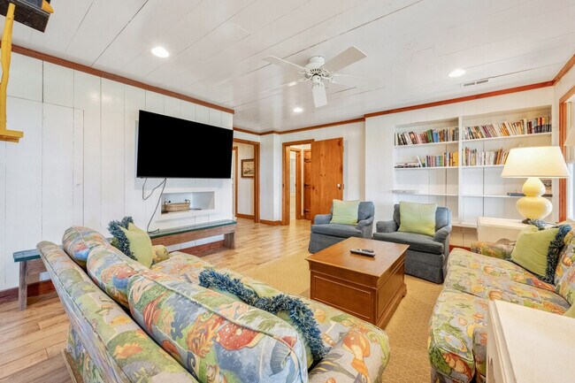 Building Photo - 911 Debordieu Blvd