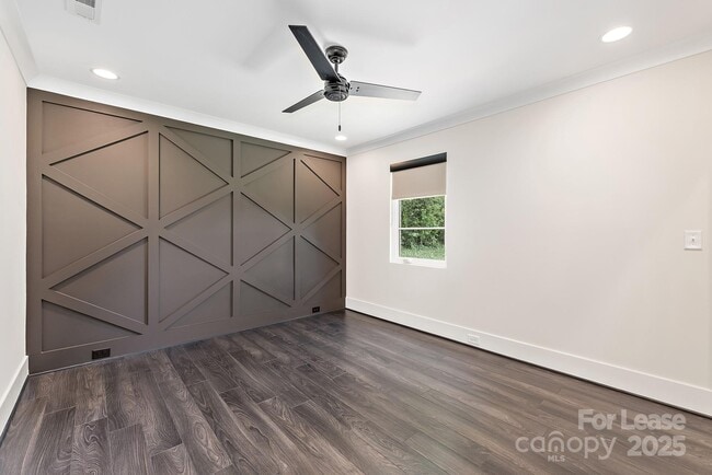 Building Photo - 1928 W Trade St