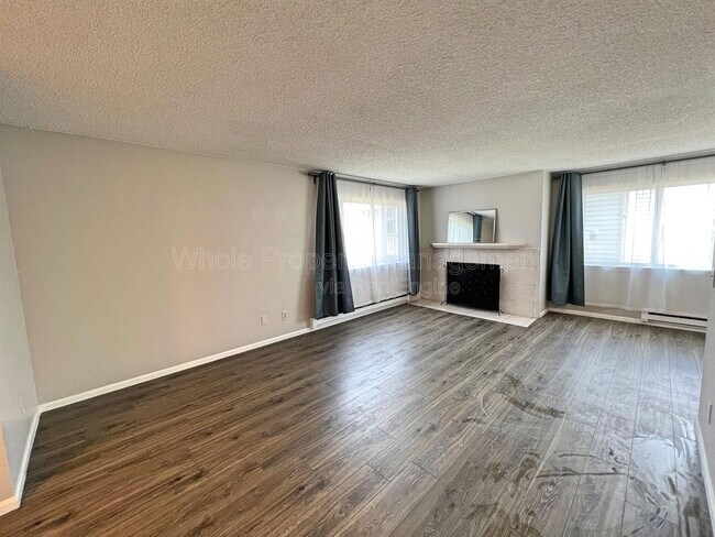 Building Photo - 8100 W Quincy Ave