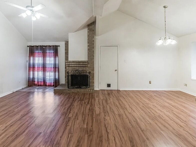 Building Photo - 4118 Cochise Dr