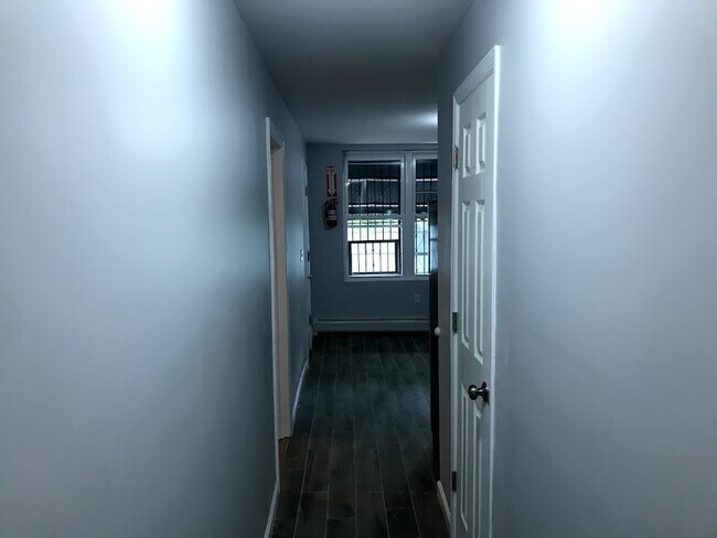 Building Photo - 416 S 17th St