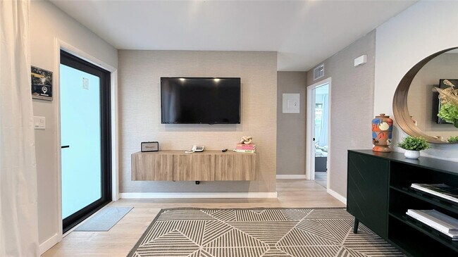 Building Photo - 433 NW 15th Way