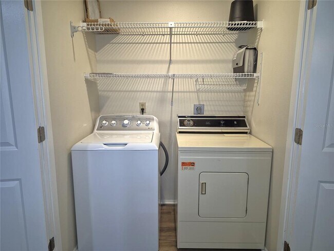 Building Photo - 160 Joanne Pl