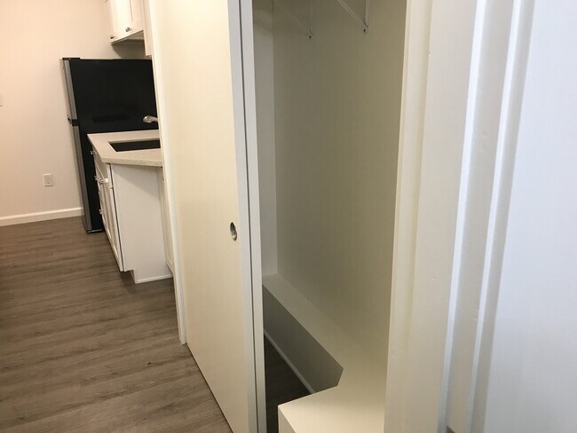 Interior Photo - Thomas St