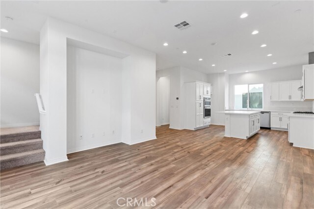 Building Photo - 138 Sawbuck