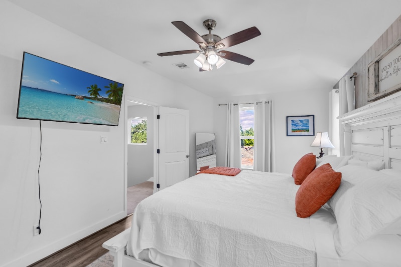 Building Photo - 10747 Dulcimer St