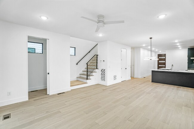 Building Photo - 808 Culpepper Ln