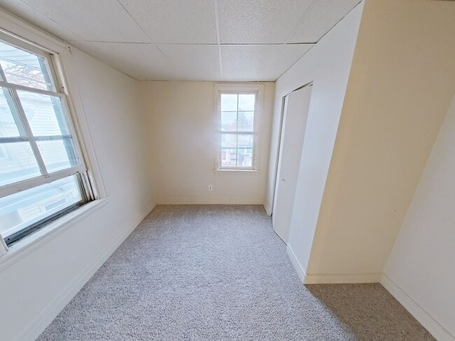 Building Photo - 3 Bedroom Home in Lebanon City