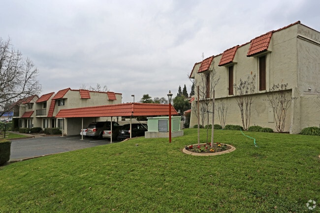 Building Photo - Hacienda Del Sol Apartments