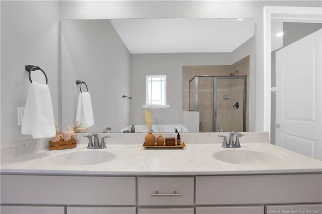 Building Photo - 66 S Hawks Rdg Ln