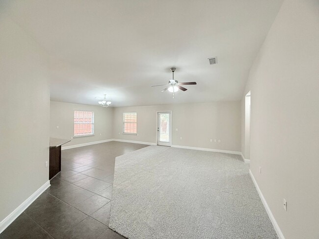 Building Photo - 3 Bed/2 Bath All-Brick Home