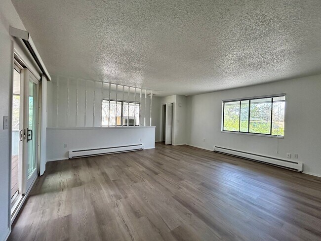 Building Photo - Affordable 3 Bed 2 Bath Condo, Attached Garage, on Quiet Street in Lafayette