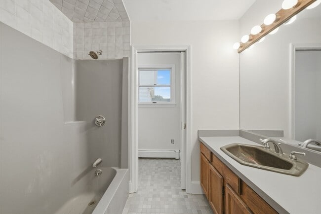 Building Photo - 99 Garfield Ave