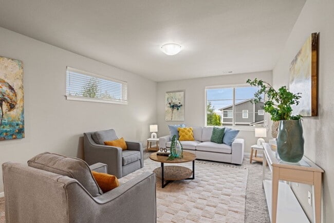 Building Photo - Listed For Rent