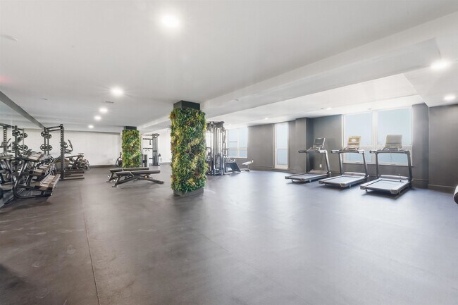 Building Photo - 40 Center St