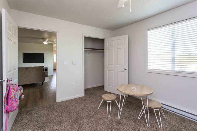 Building Photo - 3 Bedroom, Single-story Townhomes for rent...