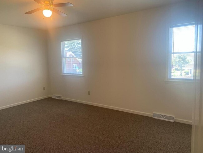 Building Photo - 205 N Linden Ave