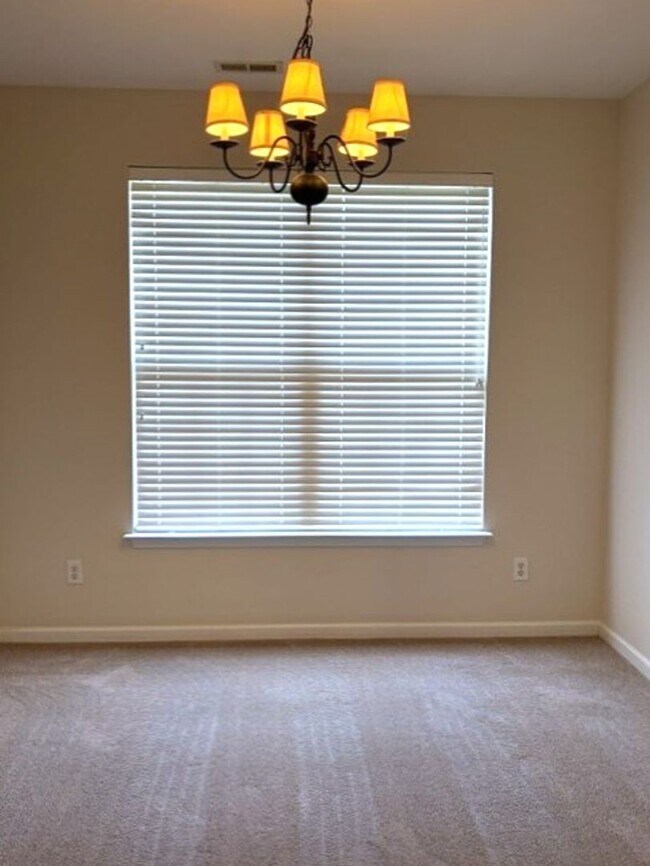 Building Photo - ~~ Beautiful home in Governor's Green Subdivision ~~