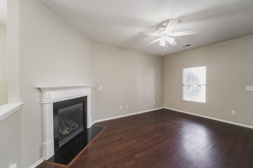 Building Photo - 2527 Buckleigh Dr