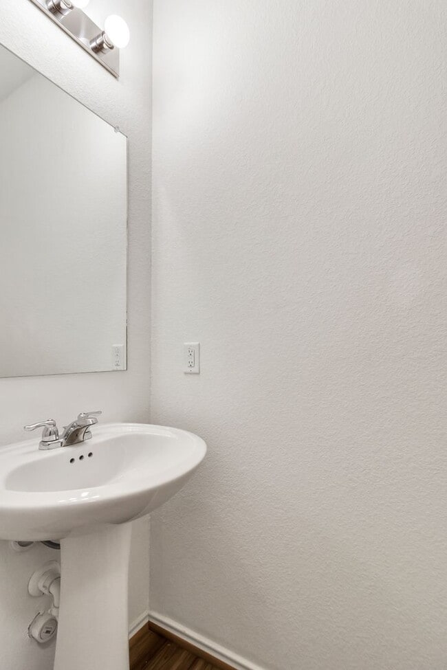 Building Photo - COMING SOON - MID MAY